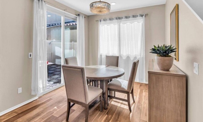 Beaumont House | Charming 3-bedroom house in fabulous Beaumont with AC