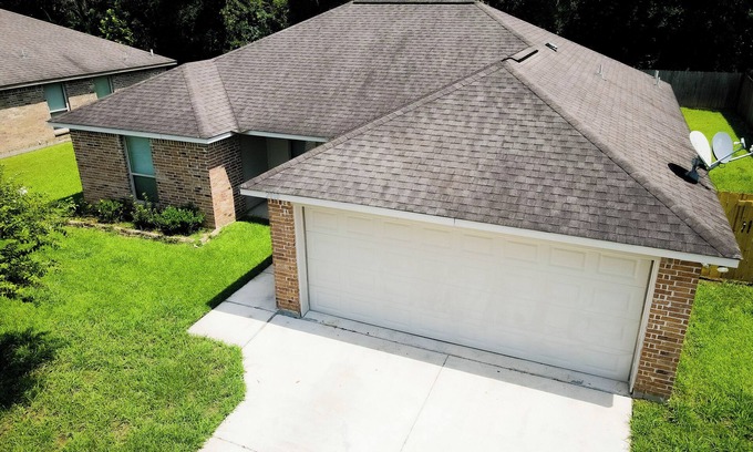 Gonzales House | Charming 3-bedroom house with AC and WiFi in nice Gonzales