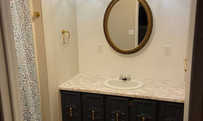 Goodland House | Charming 3-bedroom house in Goodland just off interstate