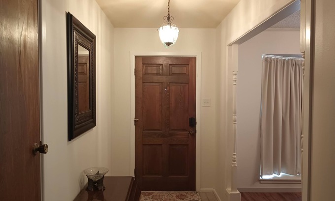 Abilene House | Charming 3-bedroom house with WiFi, AC in welcoming Abilene