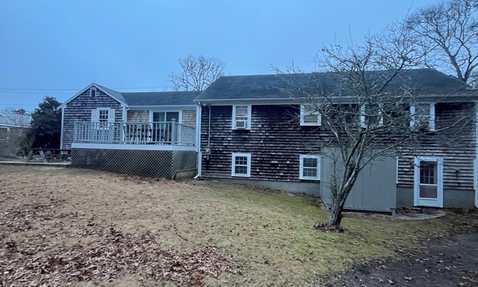 East Harwich House | Charming 3-bedroom house in fabulous Harwich 1 mile from Red River Beach