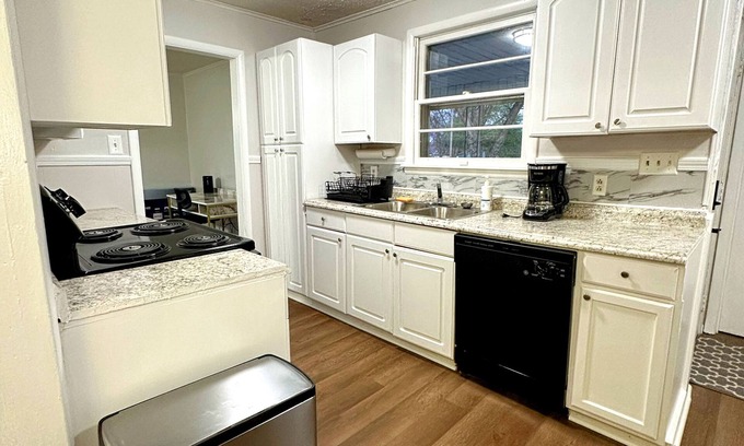 Osceola House | Charming 3-bedroom house with AC and WiFi in Osceola near Big River Steel