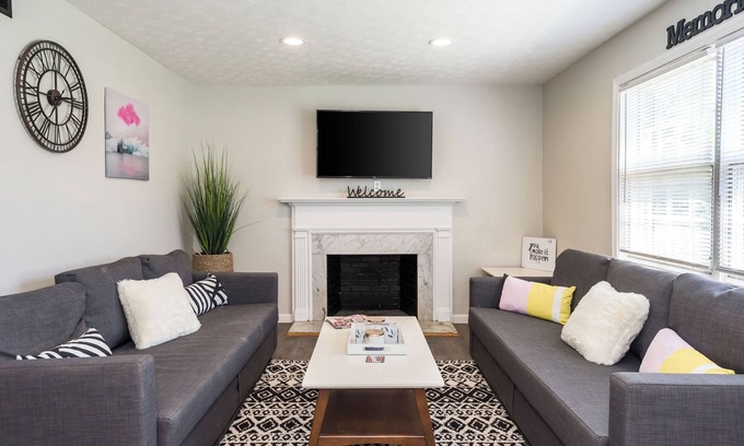 Kettering House | Charming 3-bedroom house in delightful Dayton with AC, WiFi