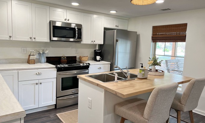 Cartersville House | Charming 3-bedroom house in quaint Cartersville.