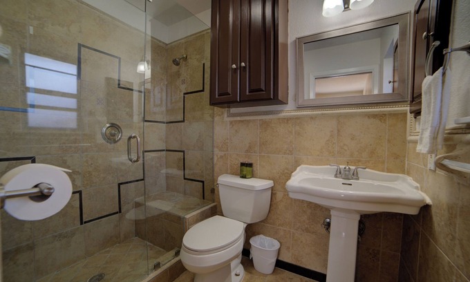 Leon Valley House | Charming 3-bedroom home in San Antonio with AC, Fast WiFi, Pet Friendly.