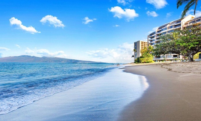 Kahana Villa | Charming 3 bedroom villa with WiFi, fitness room in Lahaina.