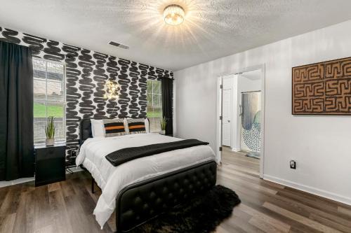 Decatur House | Charming 3BR 2BA Retreat, Cozy
