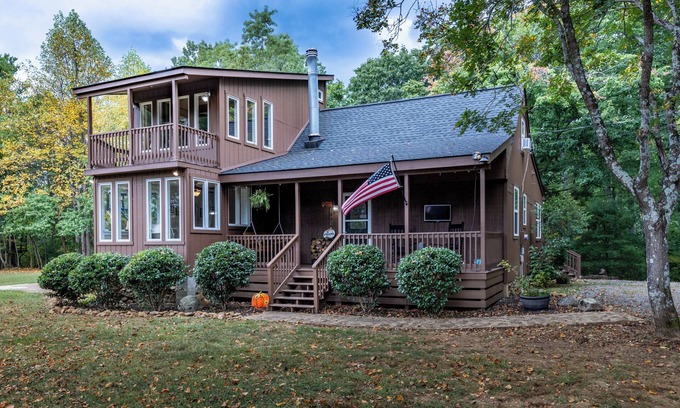 Stanardsville Cabin | Charming 3BR cabin close to wineries, Shenandoah National Park, Massanutten,UVA