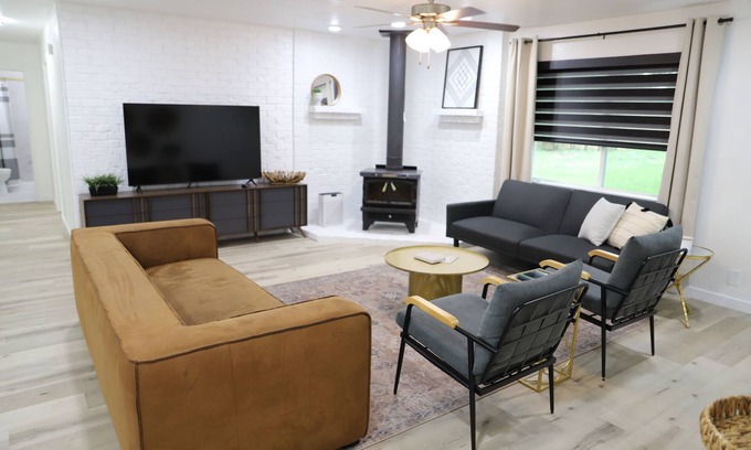 Belton House | Charming 3BR Retreat Near Lake Belton w/Wi-Fi & Sports Court