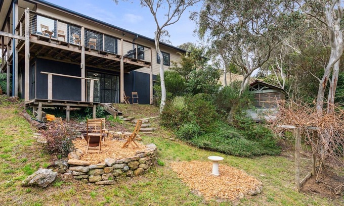 Mount Victoria House | Charming 4 Bed Home in Mount Victoria