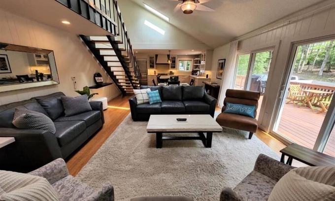 Birchwood Farms House | Charming 4-bedroom house in Harbor Springs, Close to town and Ski Hills!