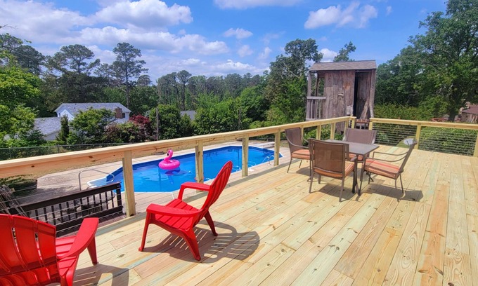 North Augusta House | Charming 4-bedroom house with large pool, backyard oasis and AC in North Augusta