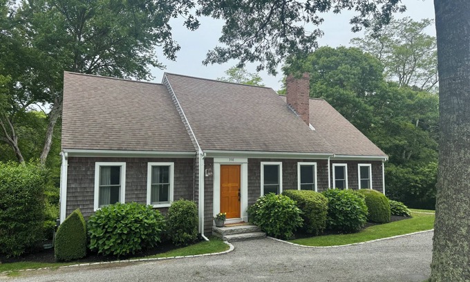 East Harwich House | Charming 4-bedroom house with AC and WiFi steps from Wequassett Resort