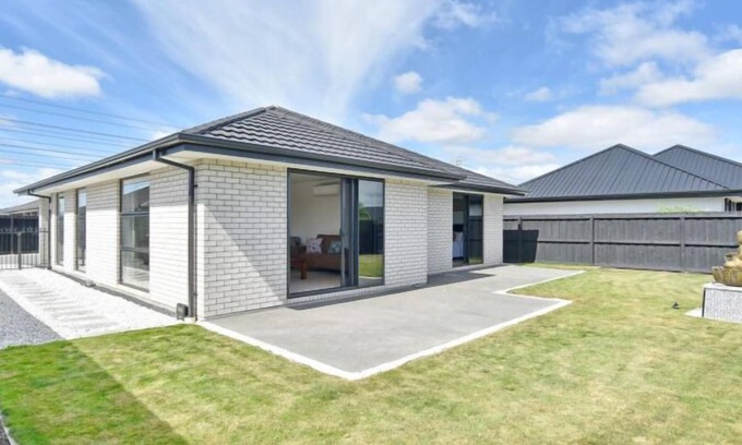Christchurch Apartment | Charming 4-bedroom home located near Christchurch International Airport.