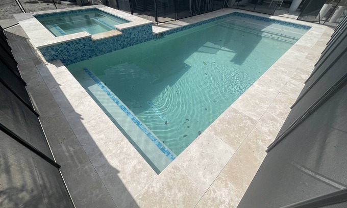 Buena Vista House | Charming 4 Bedroom Pool House - Miami Design District - 10 mins to Miami Beach.