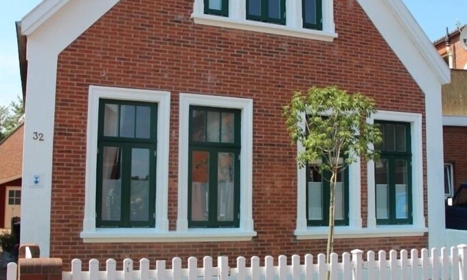 Borkum House | Charming 4 * holiday home/3 bedrooms/3 bathrooms/6 beds/sauna/WiFi/roof terrace