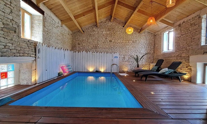 Angles House | Charming 4-star residence La KATORA with heated indoor pool