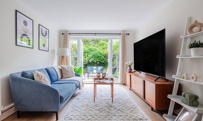 Oval Apartment | Charming 4BR near River Thames & Tate Britain