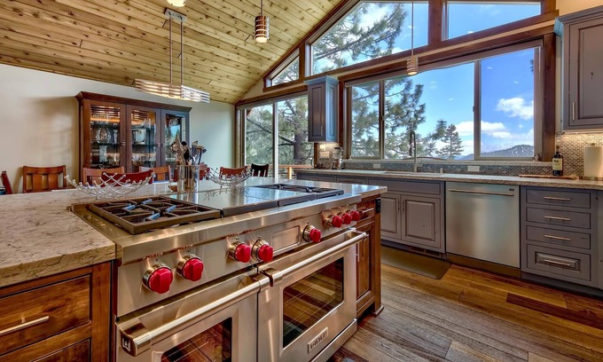 Upper Kingsbury House | Charming 5 Bedroom Luxury (SL416)