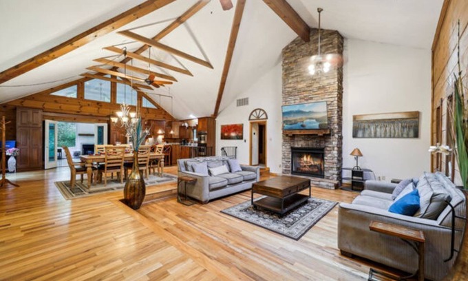 Port Tobacco Cabin | Charming 5-bedroom Tranquil Timber Lodge with swim spa Jacuzzi