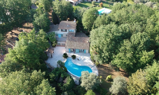 Chateauneuf-Grasse Villa | Charming 5-Bedroom Villa with Sea View, Garden & Pool – Côte d’Azur Escape