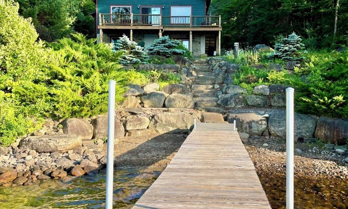 Speculator House | Charming Adirondack Lakefront 2bdrm Lodge