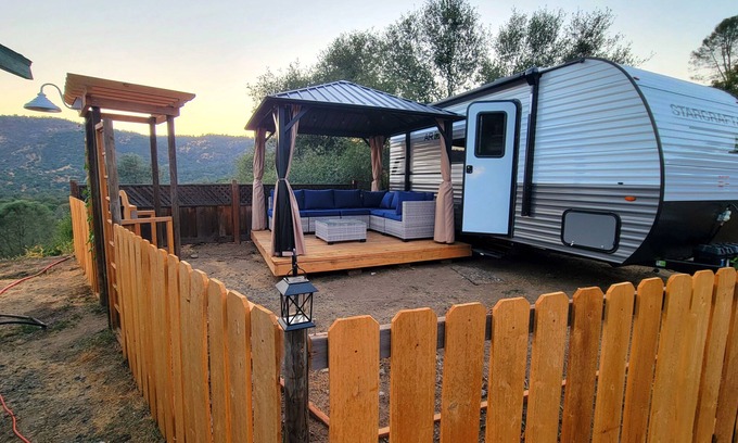 Ahwahnee Cottage | Charming Ahwahnee Cottage — Oak-Studded Views, Yosemite at Your Doorstep