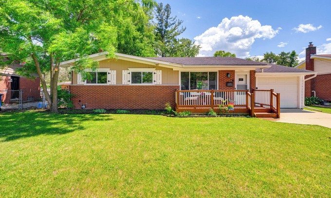 Mitchell House | Charming Ann Arbor Getaway w/Deck: Near Downtown!