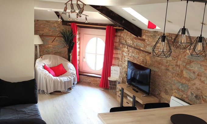 Chateaubriant Apartment | Charming Apartment - Downtown