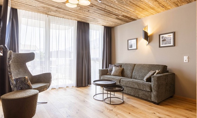 Fuegen Apartment | Charming apartment 850 m from ski area