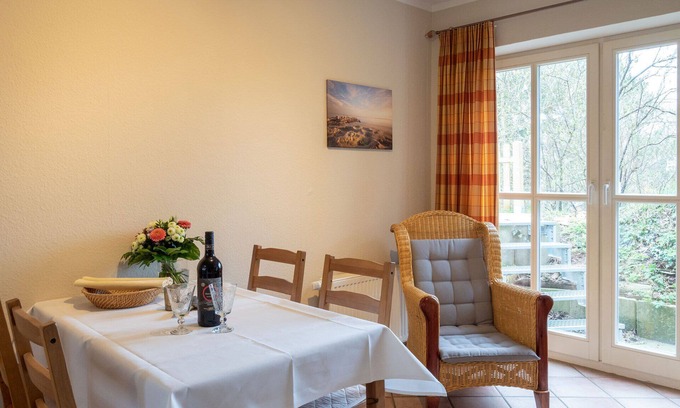 Spiekeroog Apartment | Charming apartment for 2 persons in the house Seeschwalbe up de Dün at TRANPAD 9