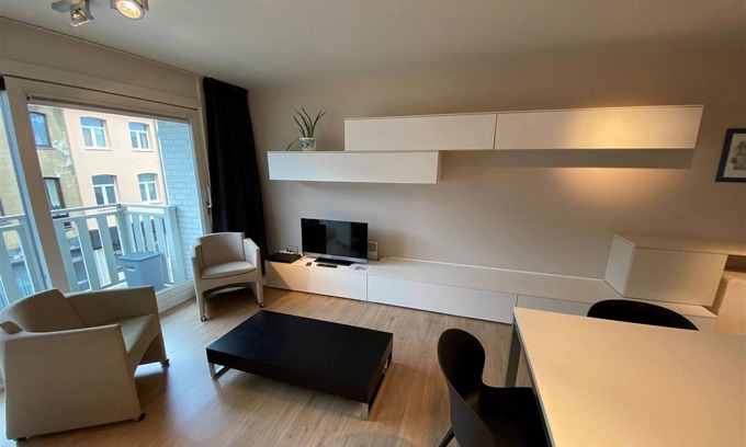 De Panne Apartment | Charming Apartment Near Beach