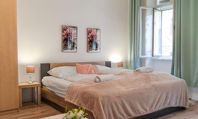 Matzleinsdorf Apartment | Charming Apt - ideal for Longstays