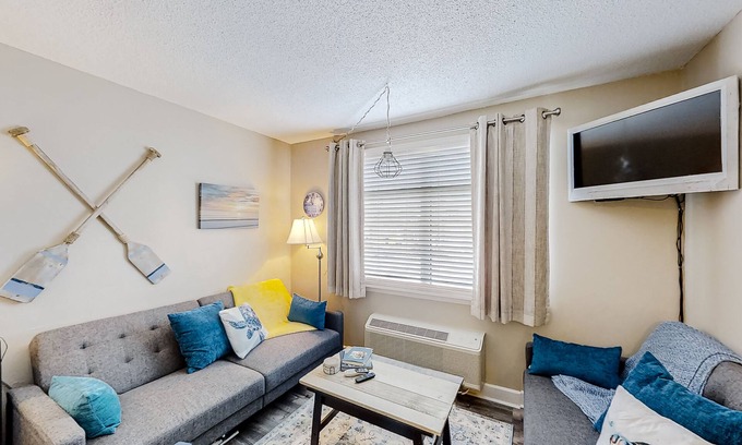 Litchfield by the Sea Apartment | Charming beach-view studio with 2 oceanfront pools & kitchenette - walk to beach