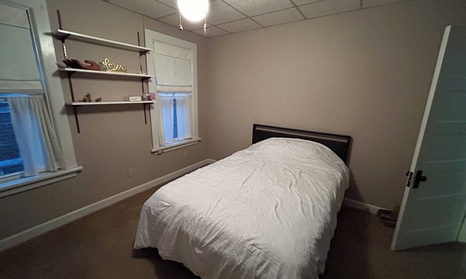 Wilson House | Charming bedroom in welcoming Easton with WiFi, AC, shared kitchen and bathroom