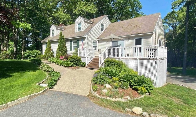 Hudson House | Charming Bedroom with WiFi, AC in wonderful Hudson NH