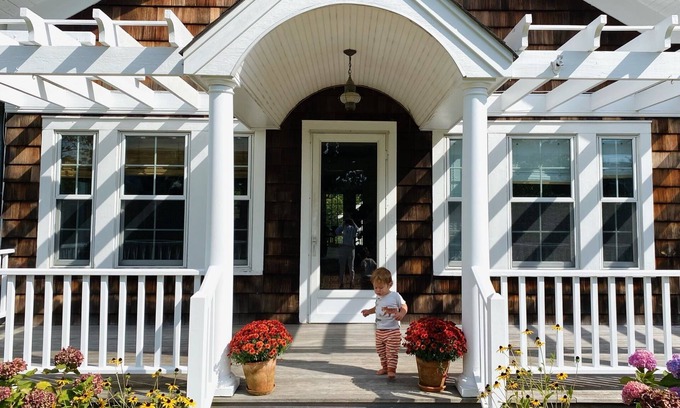 Bellport House | Charming Bellport Beach Cottage - Great Design! Sleeps 8.