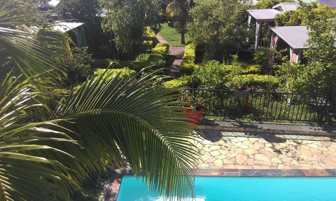 Saint-Pierre Ski Chalet | Charming bungalow with pool