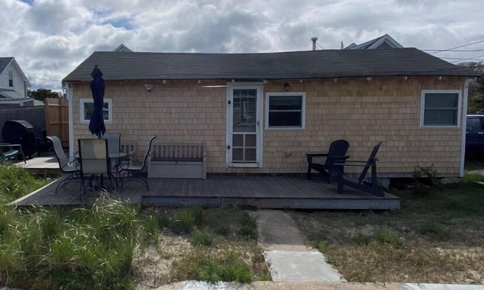 Provincetown Cottage | Charming Cape Cod Cottage. Pet friendly!