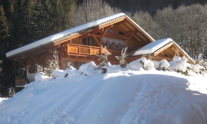 Abondance Ski Chalet | Charming chalet for 9 people, direct access to the slopes