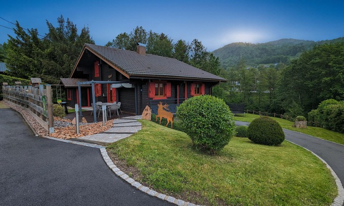 Cornimont Cottage | Charming Chalet in Cornimont: Cozy Interior, Skiing, Hiking, Balcony & BBQ