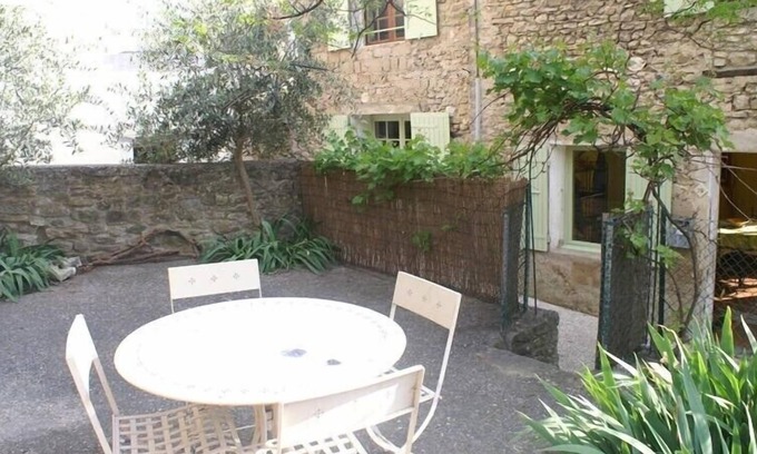Lagnes Cottage | Charming comfortable cottage+garden& terraces in the heart of a medieval village