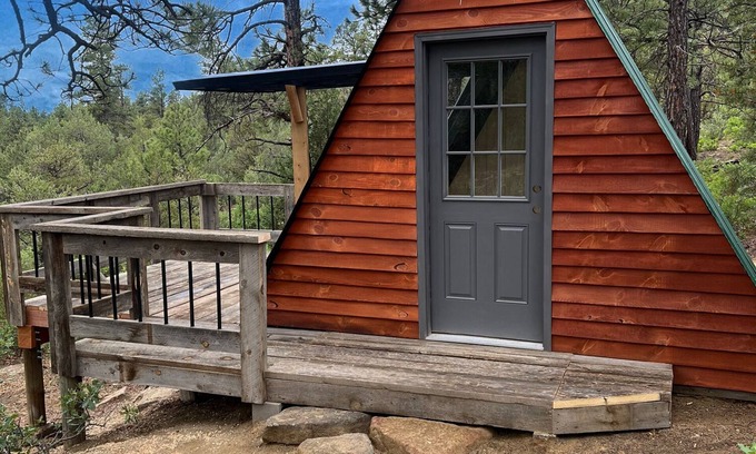 Gulnare Cabin | Charming Convertible A Frame Cabin 1-bedroom cabin in Boncarbo