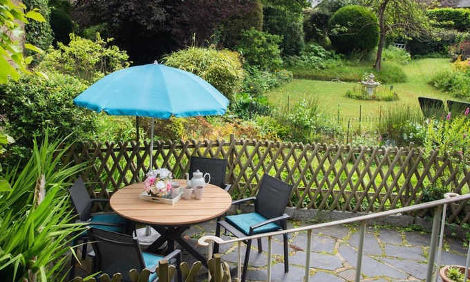 Ducey Cottage | Charming Cottage with Garden, Terrace, and All-Inclusive Amenities Near Mont Saint-Michel