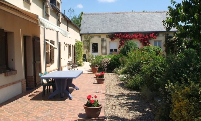 Thoire-sur-Dinan Cottage | Charming Cottage Near Bercé Forest: Fireplace, Billiards, Garden, Close to Hiking & Cycling Trails