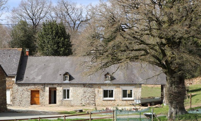 La Chapelle d'Audaine Cottage | Charming Cottage Near Bagnoles de l'Orne: Garden, Animals, Fully Equipped, WiFi, All Inclusive