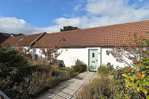 Gilmerton Bed & Breakfast | Charming Cottage For Share ,Private Double Room , Fast Fibre Optik Int, Free Parking, Garden