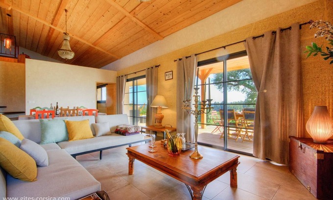 Ghisonaccia House | charming cottage in a soothing setting