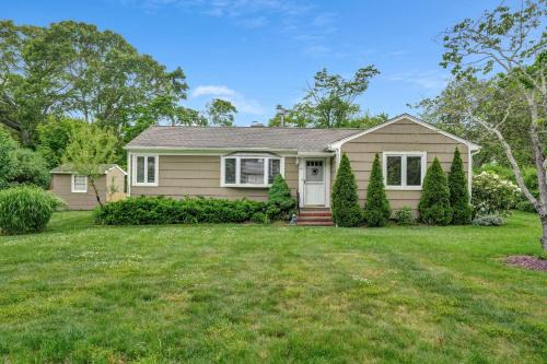 Jamesport House | Charming Cottage in The Heart of the North Fork