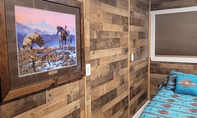 Cottonwood Cottage | Charming cottage in serene Cottonwood with AC, WiFi.
